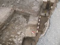 Chronicle of the Archaeological Excavations in Romania, 2009 Campaign. Report no. 27, Hârşova, La Cetate<br /><a href='http://foto.cimec.ro/cronica/2009/sistematice\027/03-HARSOVA-Intrarea-pe-poarta-Detaliu-din-dreapta.jpg' target=_blank>Display the same picture in a new window</a>